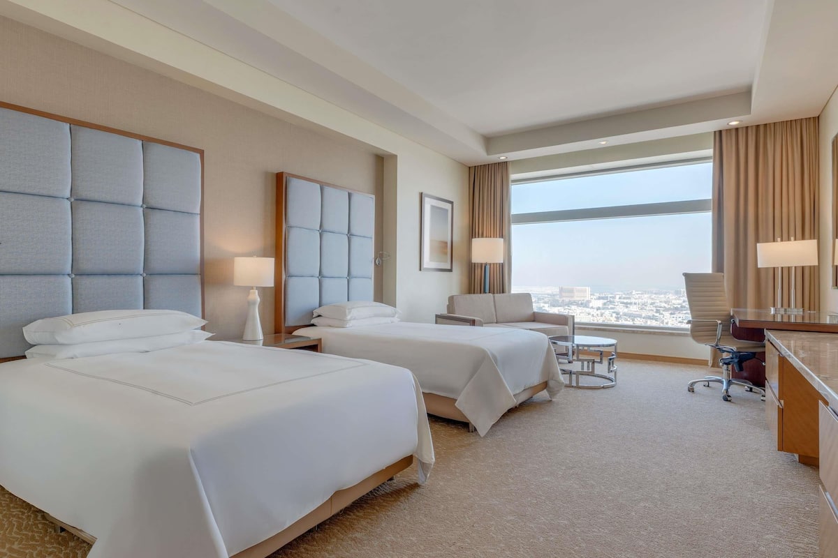 1 bedroom, minibar, in-room safe, desk