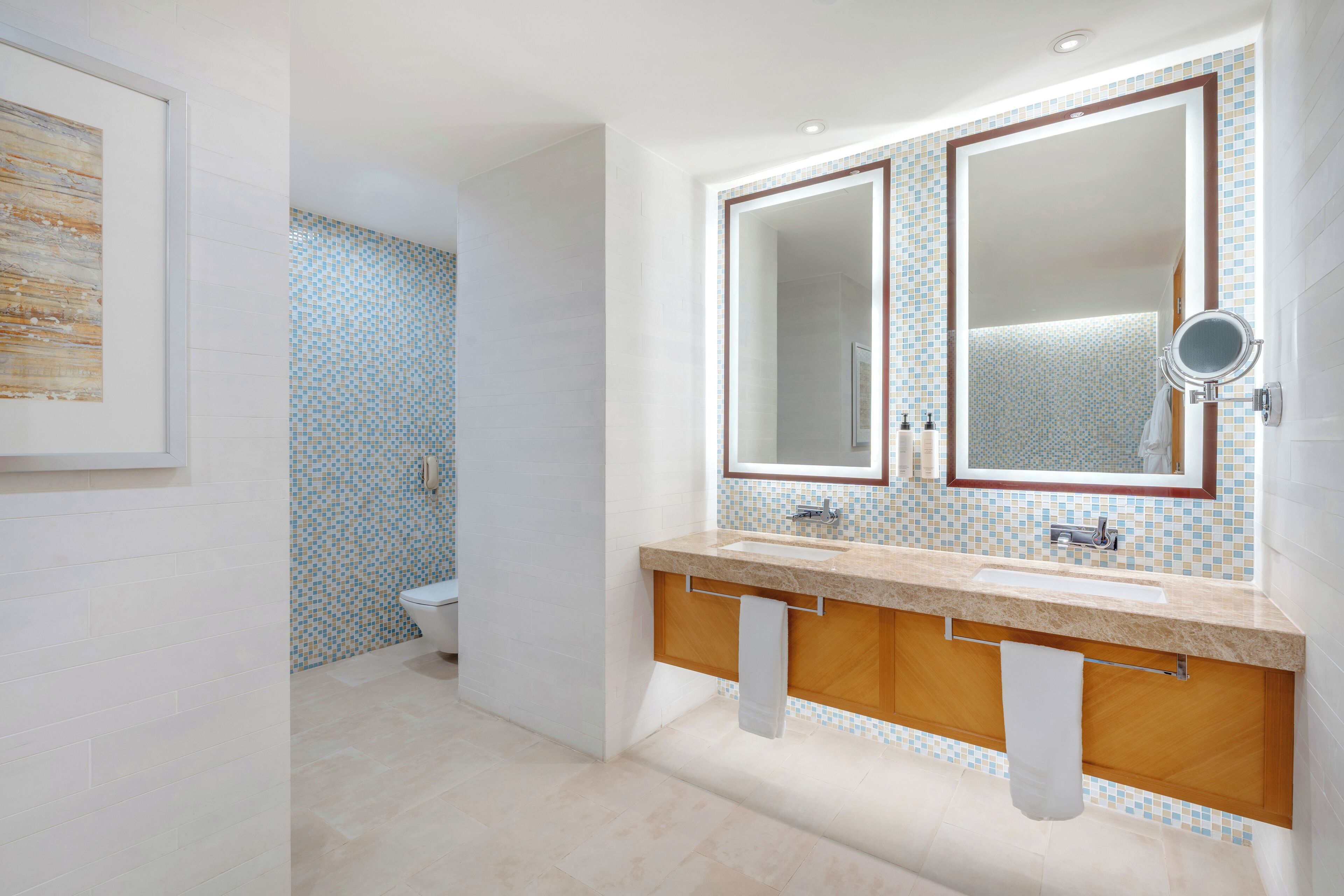 classic suite, 1 double bed | bathroom | deep-soaking bathtub, eco-friendly toiletries, hair dryer, bathrobes