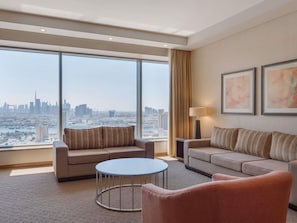 Suite, 1 Double Bed, Corner | 1 bedroom, minibar, in-room safe, desk