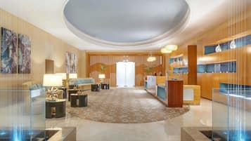 Couples treatment rooms, sauna, hot tub, steam room, body treatments