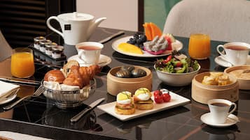 Daily full breakfast (SGD 68.34 per person)