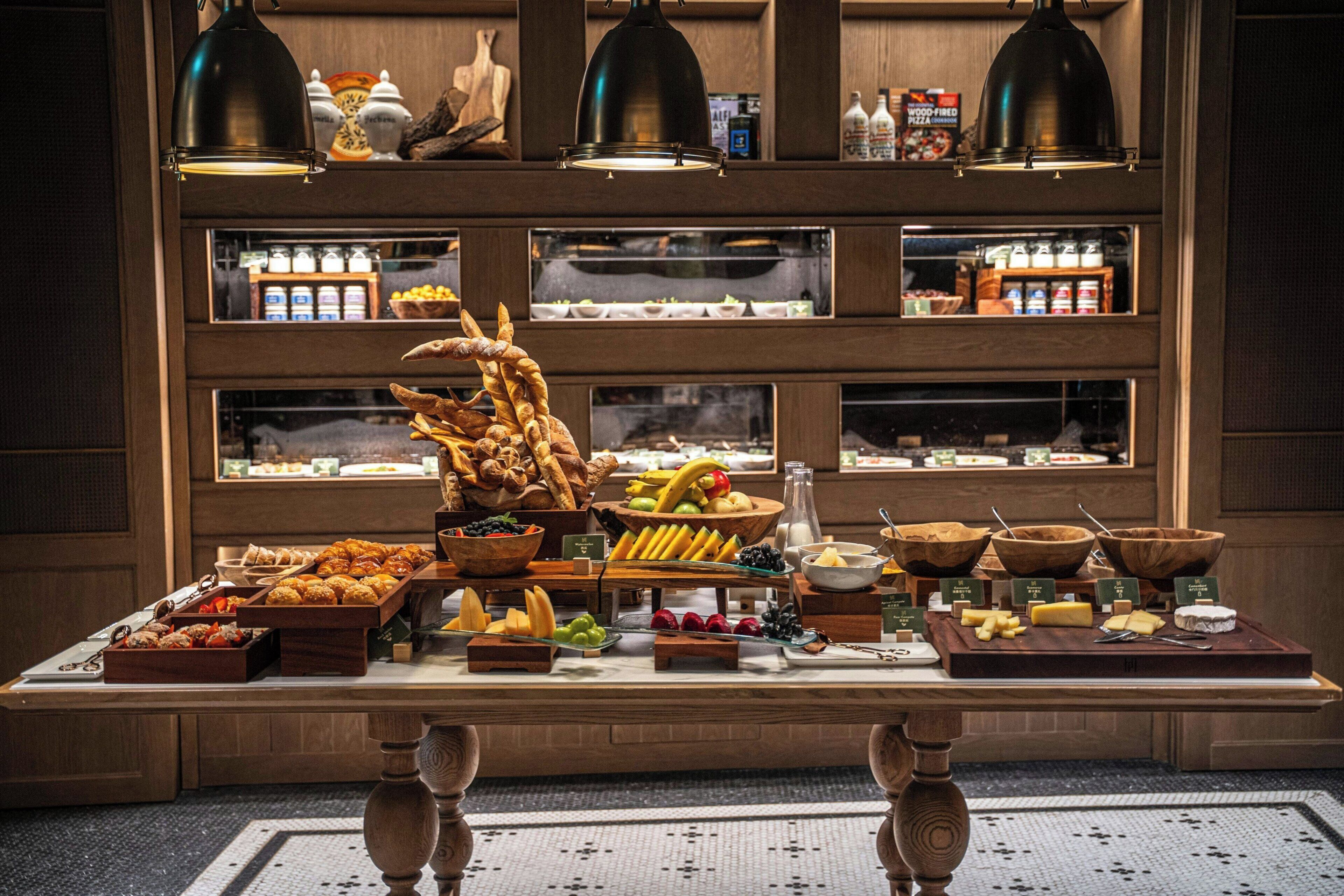 Breakfast, lunch, dinner served; Mediterranean cuisine 