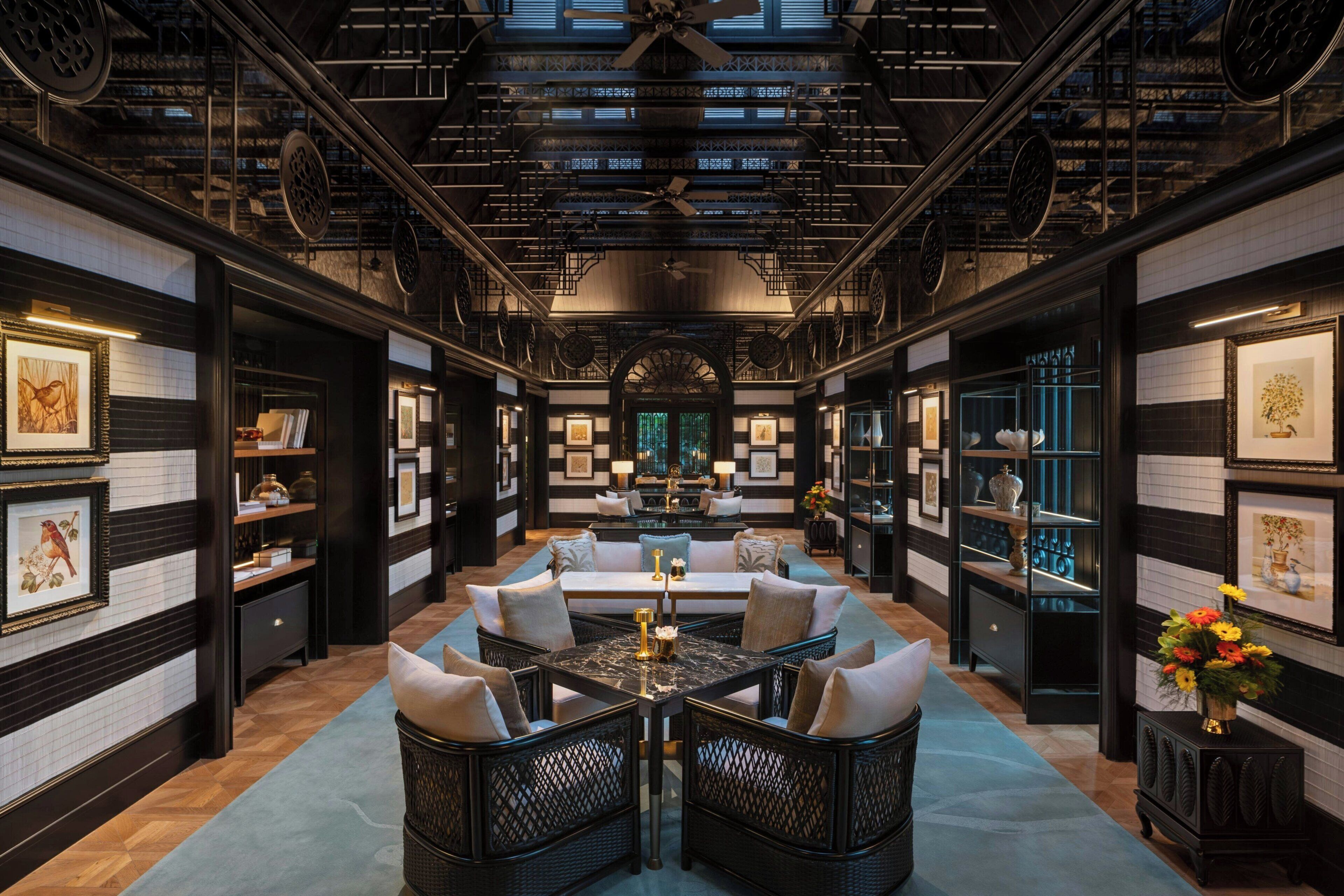 Lobby lounge