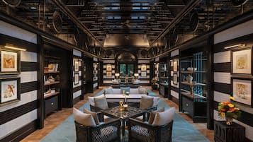 Lobby lounge