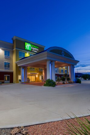 Exterior - Holiday Inn Express & Suites Alpine Southeast by IHG (Alpine)