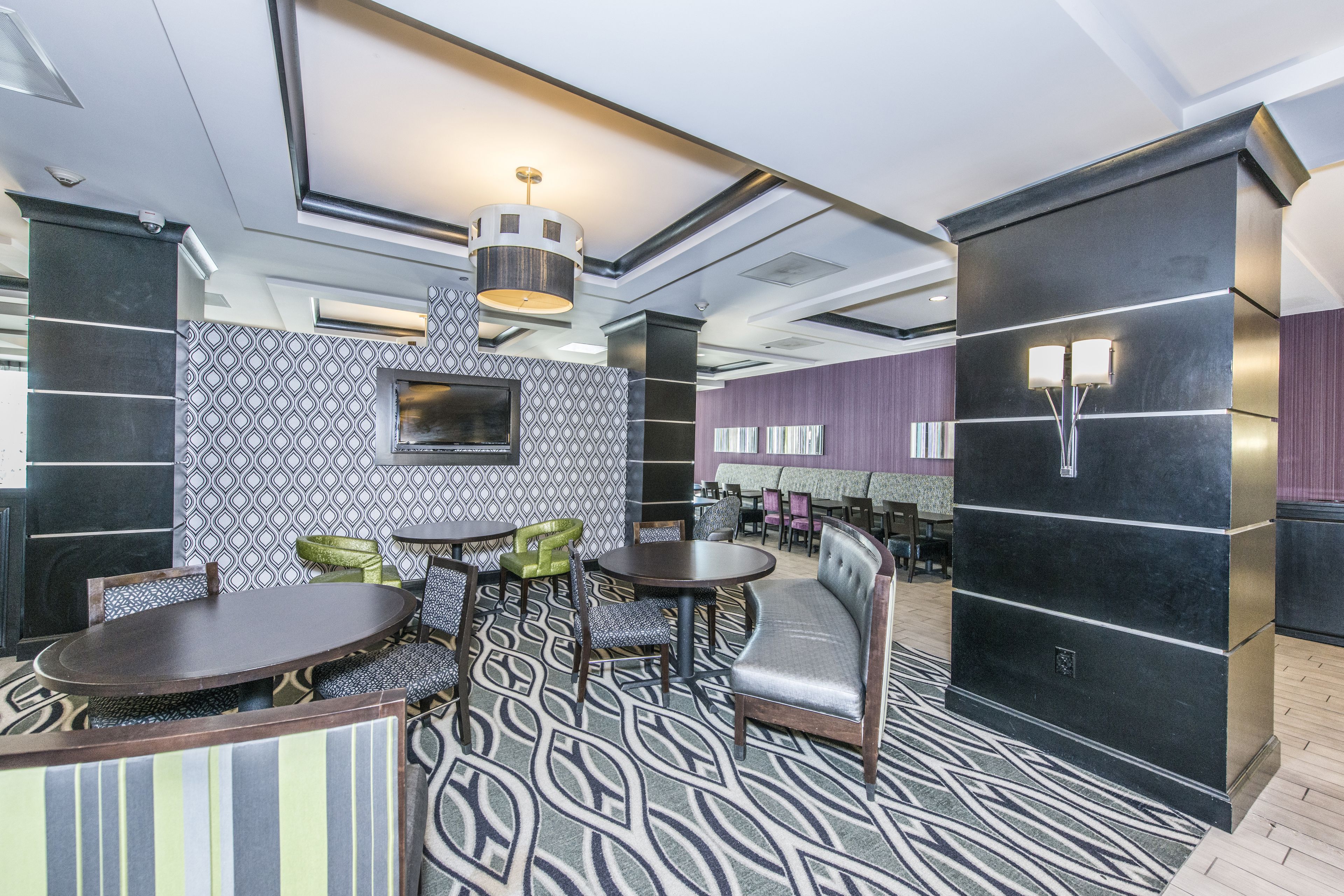 free buffet breakfast