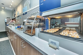 Restaurant on-premise at Holiday Inn Express & Suites Charleston Arpt-Conv Ctr Area