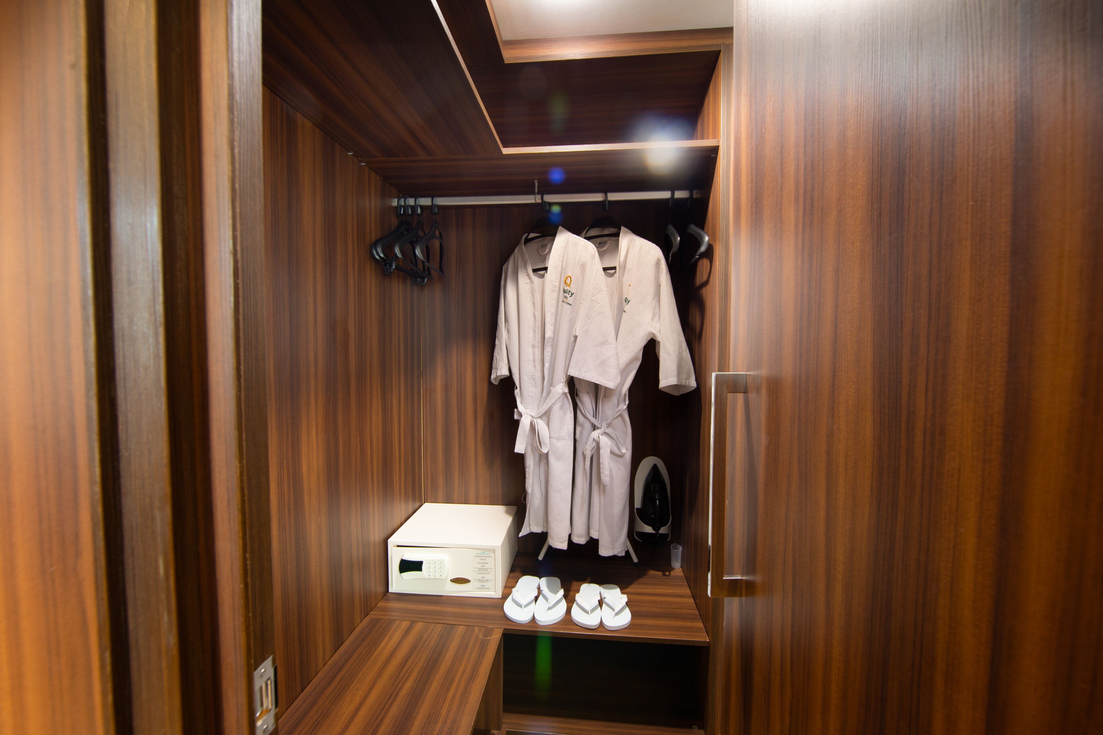 business suite | 1 bedroom, minibar, in-room safe, desk