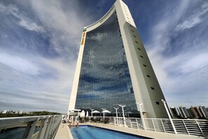 Outdoor pool - Quality Hotel Vitoria (Vitoria)