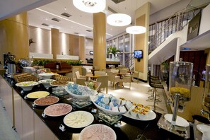 Tägliches inbegriffenes Frühstücksbuffet