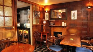 Unclassified image, 4 of 10, button - Cherrybank Inn (Perth)