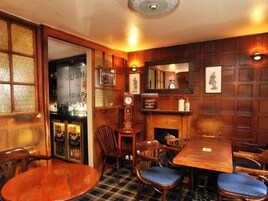 Bar (en la propiedad)
