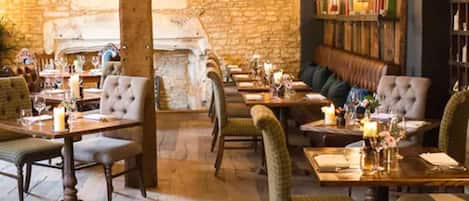 Breakfast, lunch, dinner served; British cuisine