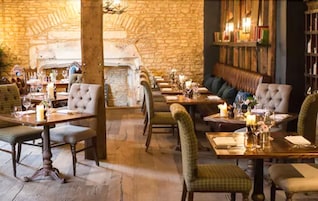 Breakfast, lunch, dinner served; British cuisine