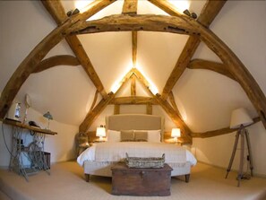 Desk, free WiFi, bed sheets - The Porch House (Cheltenham)