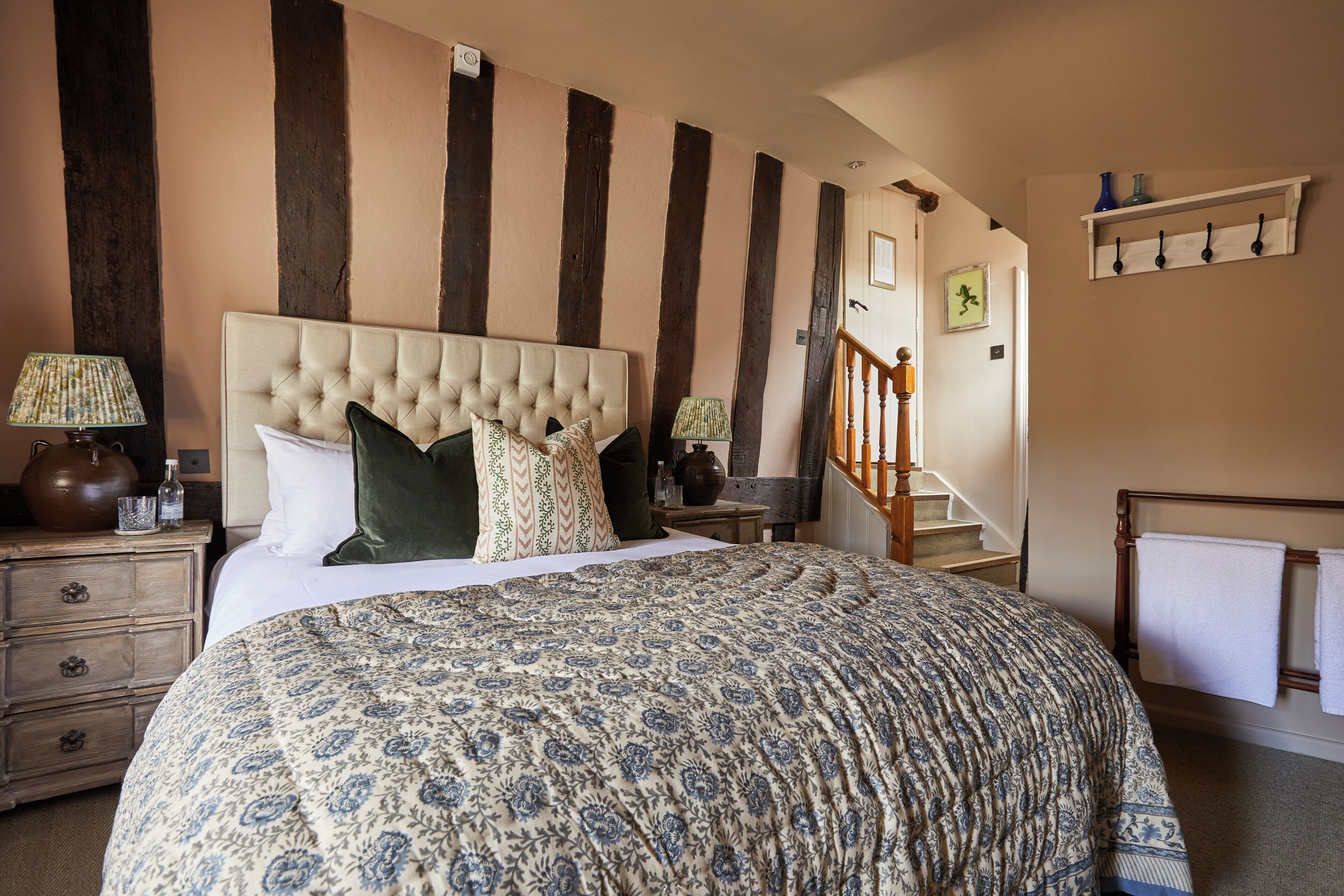 Standard Double Room | Desk, iron/ironing board, WiFi (free), bed sheets