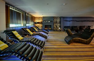 Salas para tratamentos a dois, sauna seca, banheira de hidromassagem