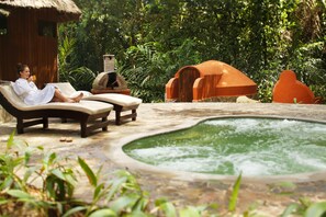 Vartalohoitoja, hydroterapiaa, syväkudoshierontaa, vartalokääreitä