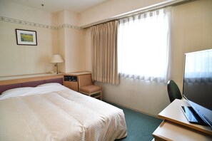 Desk, free WiFi, bed sheets