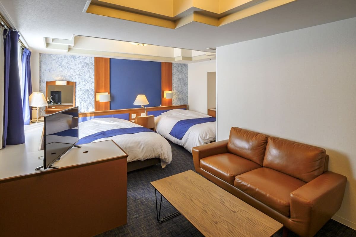 standard twin room non smoking | desk, free wifi, bed sheets