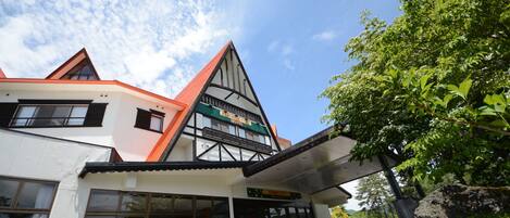 Fachada de la propiedad