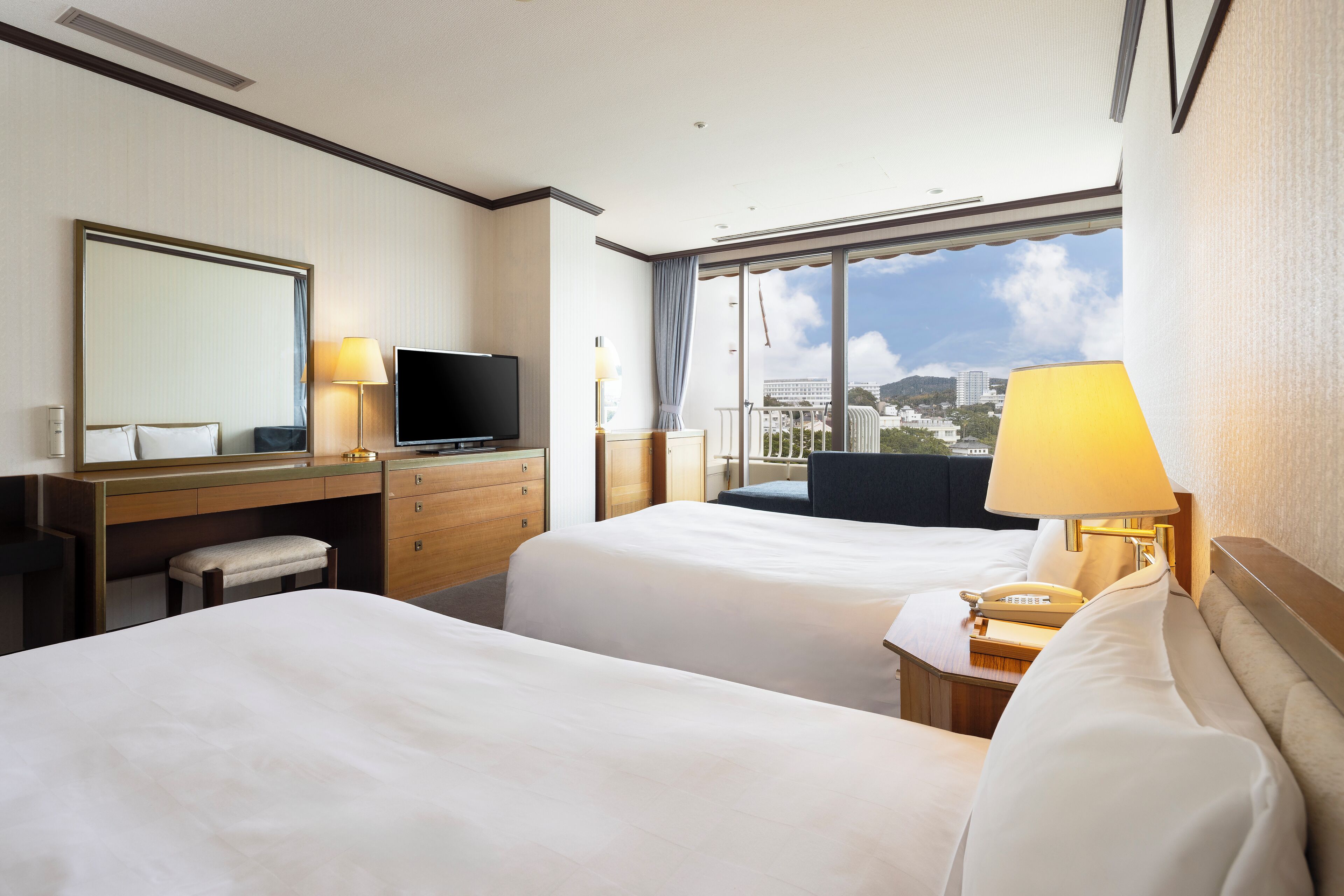 Twin Room with Ocean View - Non-Smoking | Down duvets, in-room safe, blackout curtains, free WiFi