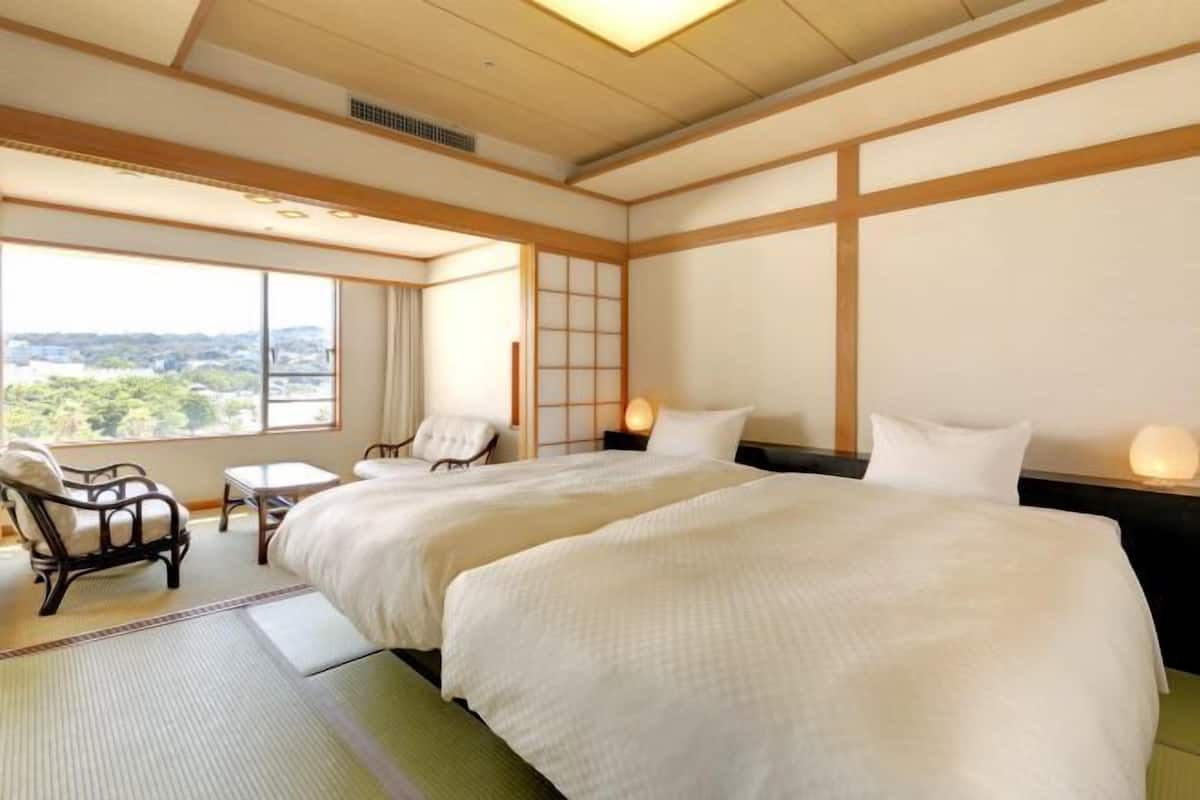 Down duvets, in-room safe, blackout curtains, free WiFi