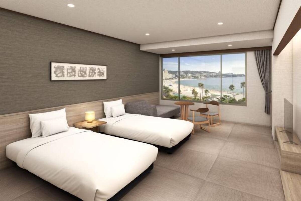 Down comforters, in-room safe, blackout drapes, free WiFi