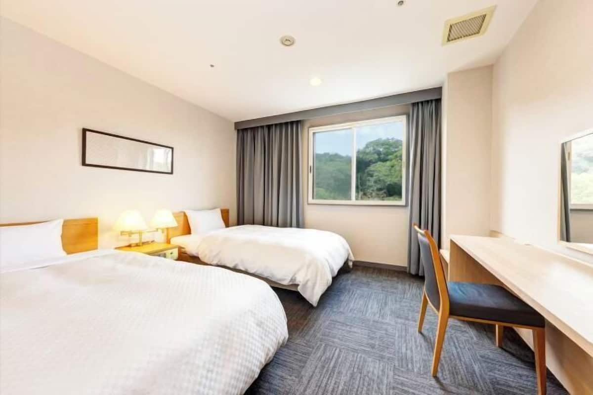 Daunenbettdecken, Zimmersafe, Verdunkelungsvorhänge, kostenloses WLAN