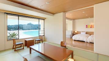 Down duvets, in-room safe, blackout curtains, free WiFi