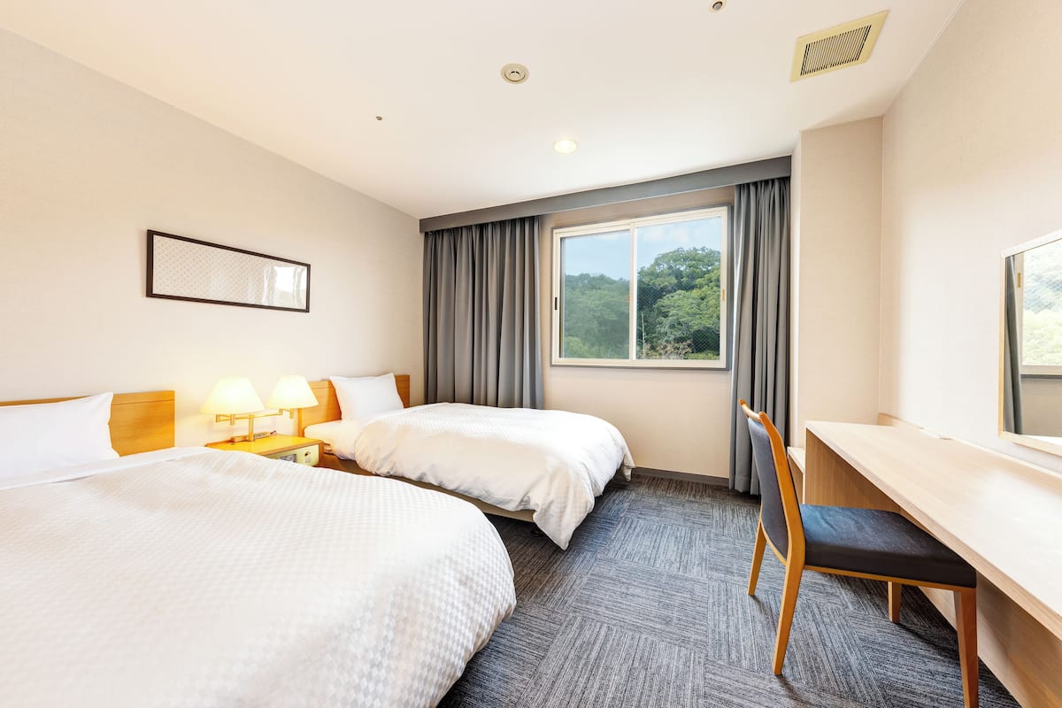Mountain Side - Twin Room - Non-Smoking | Mountain view