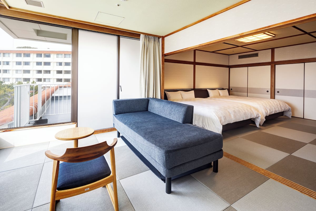 Down duvets, in-room safe, blackout curtains, free WiFi