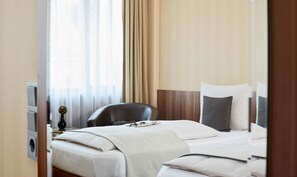 Premium bedding, in-room safe, desk, free WiFi