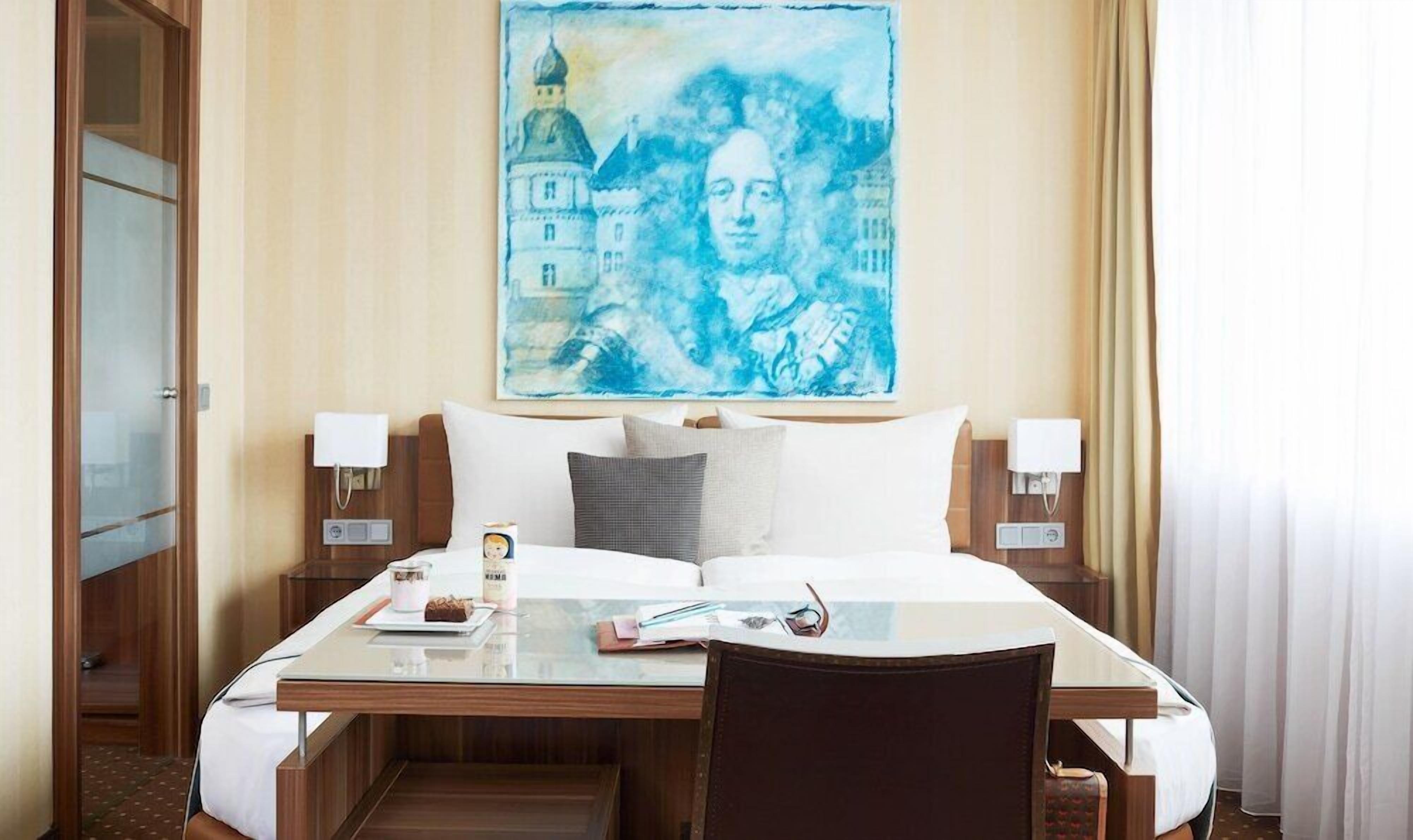 Premium bedding, in-room safe, desk, free WiFi
