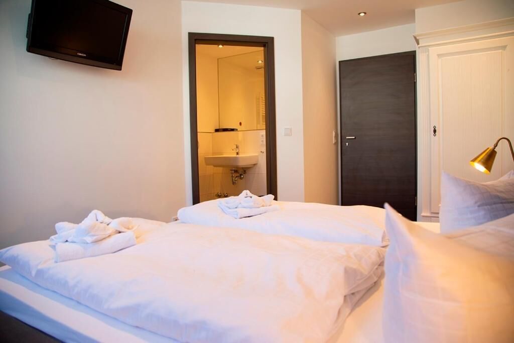 premium bedding, pillow-top beds, individually decorated