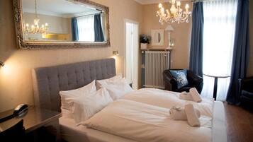 Ropa de cama de alta calidad y camas con pillow-top