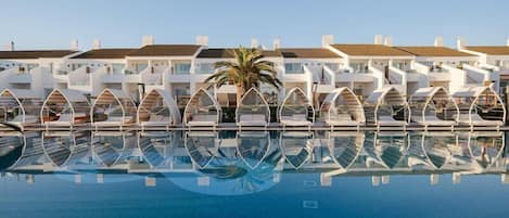 Suite, Balkon, Poolblick | Pool | Außenpool, Cabañas (gegen Gebühr), Sonnenschirme
