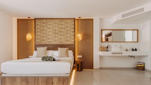 Studio Suite, teras | Minibar, brankas, tirai kedap cahaya, dan kedap suara