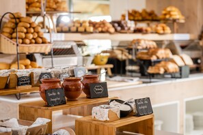 Petit déjeuner buffet