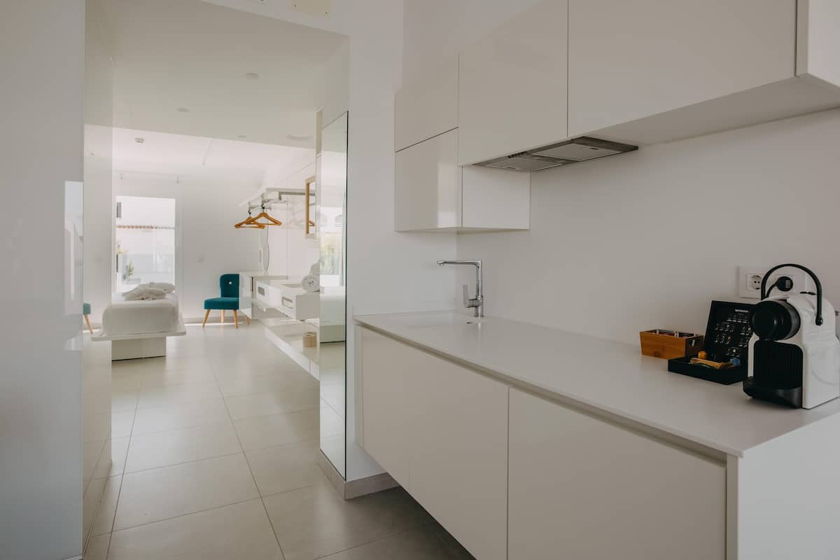 Studio Suite, Terrace | Minibar, in-room safe, blackout drapes, soundproofing