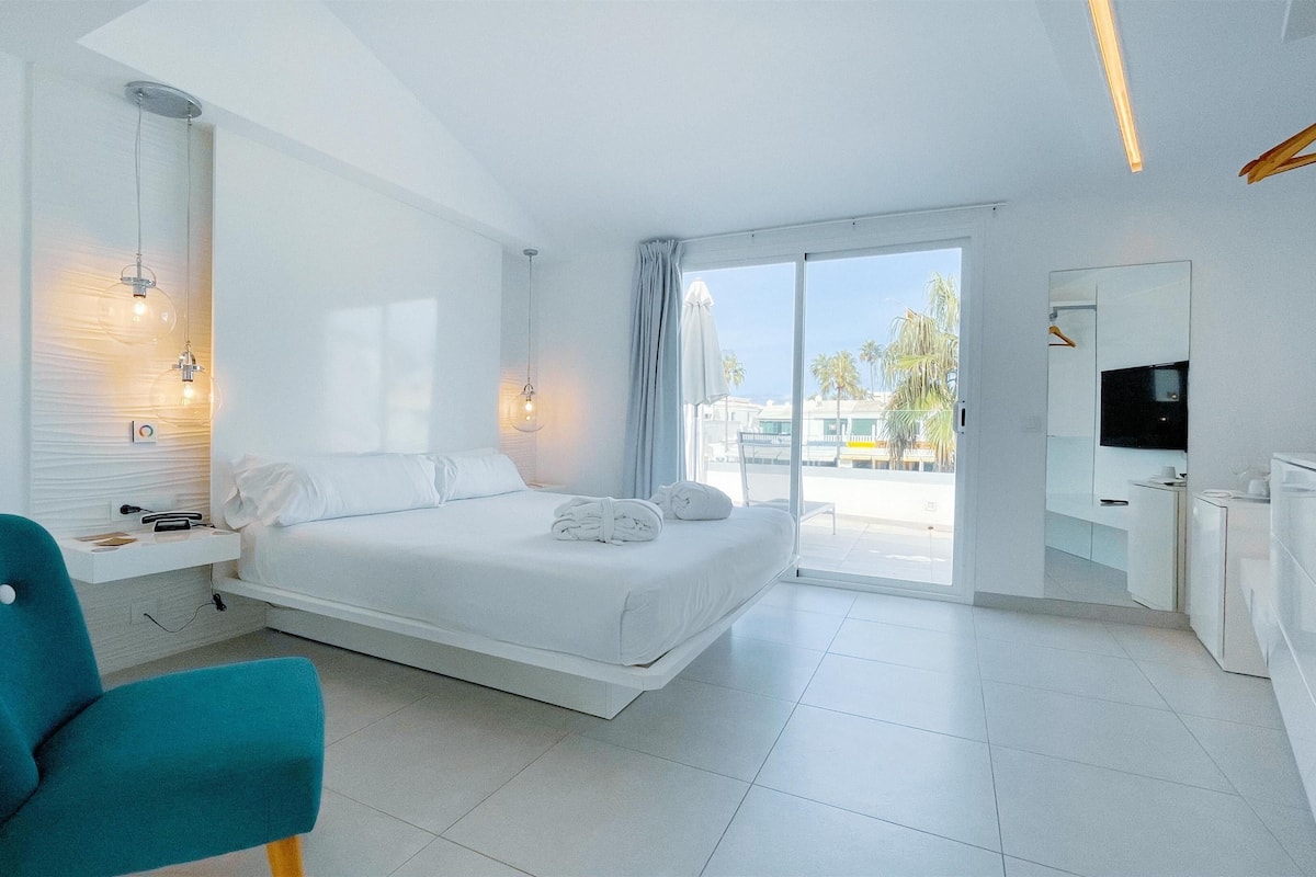 1 bedroom, in-room safe, blackout drapes, soundproofing