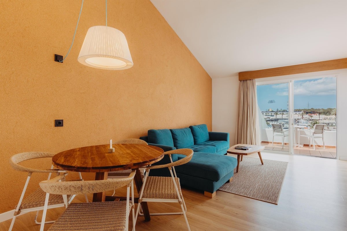 45-cm TV with digital channels