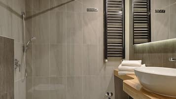 Premium Double or Twin Room | Bathroom