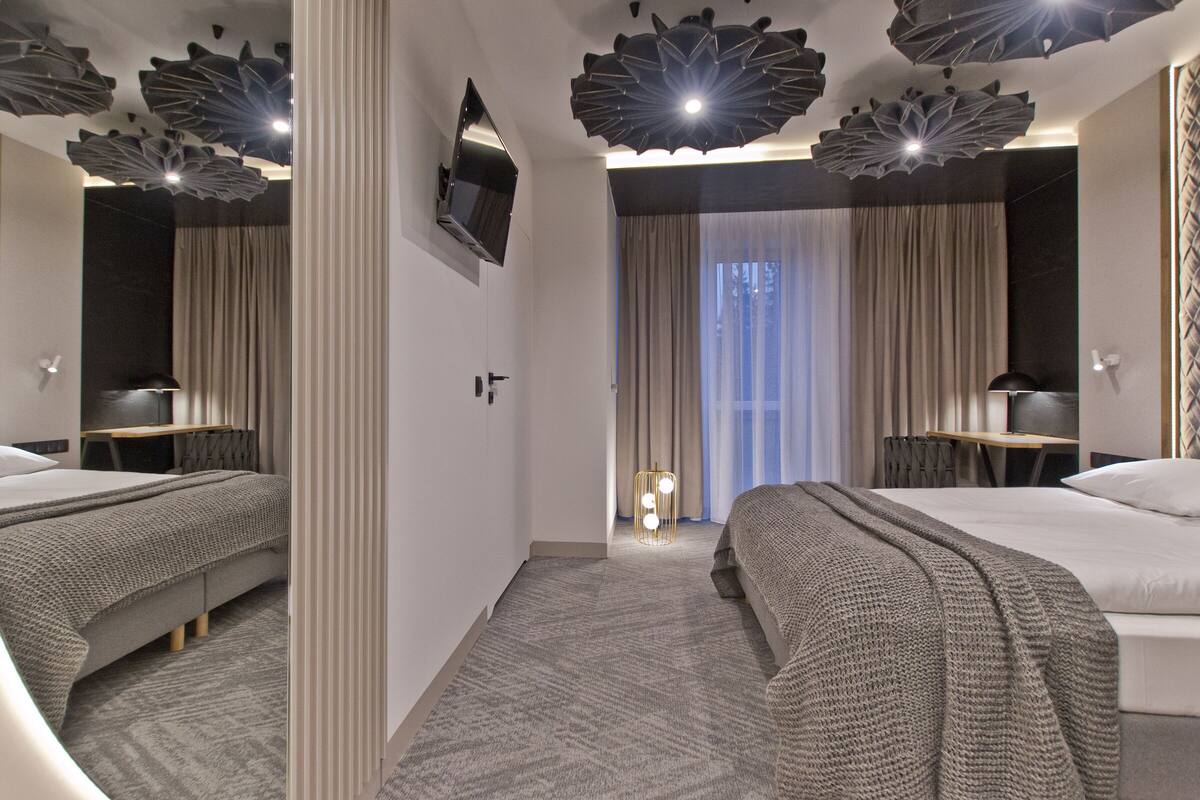 Premium Double Room (adapted for people with disabilities) | Desk, blackout drapes, iron/ironing board (on request), WiFi (free)