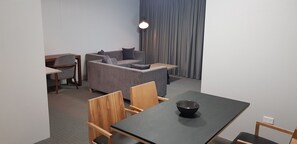 Dining - Madison Carrington  Apartments (Sydney)