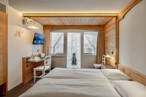 Standard Double Room, 1 Queen Bed, Mountain View | Premium bedding, pillow-top beds, in-room safe, desk