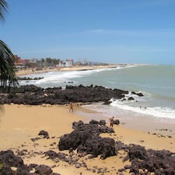 Trên bãi biển, khăn tắm biển