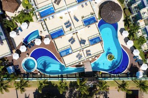 Kolam renang terbuka, payung kolam, kerusi lepak pantai 