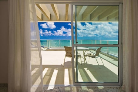 Minibar, caja de seguridad en la habitación y cunas gratuitas