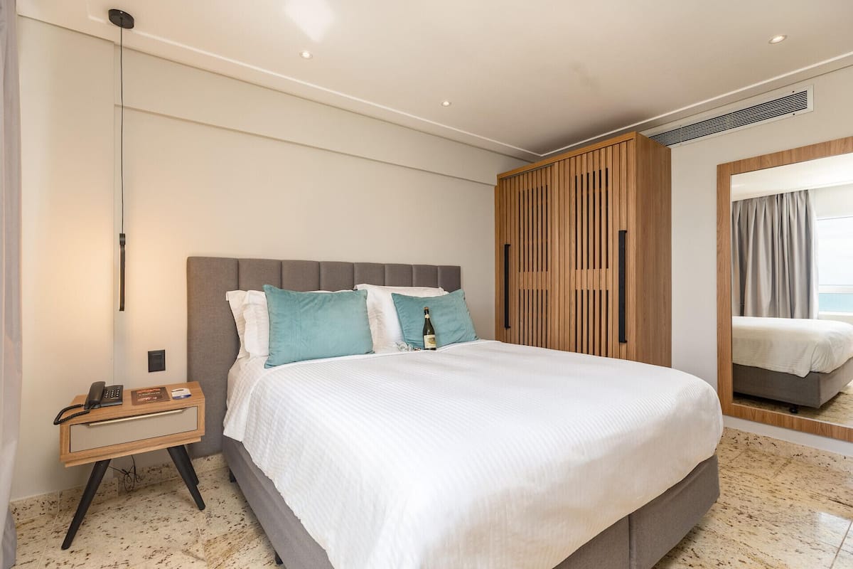 Minibar, coffres-forts dans les chambres, lits bébé (gratuits)